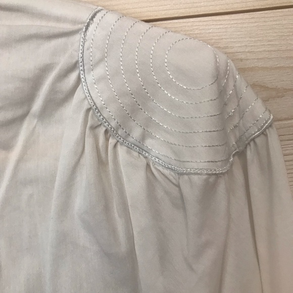 Pell & Co. ⚜️White Button Down Circular Design Top - Picture 4 of 15